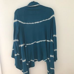 BCBGMaxAzria Sweaters - BCBGMAXAZRIA cardigan BCBGMaxAzria Sweaters - BCBGMAXAZRIA cardigan